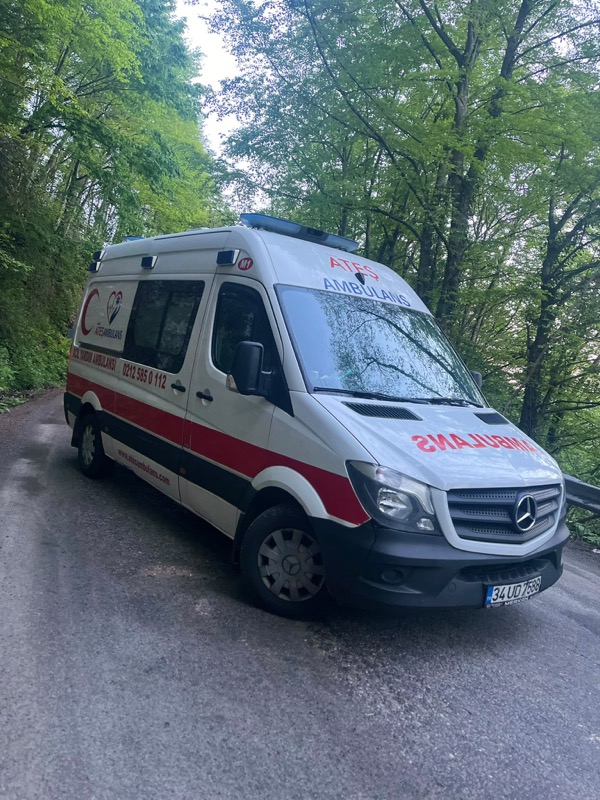 Ateş Ambulans acil müdahale aracı dış görünüm
